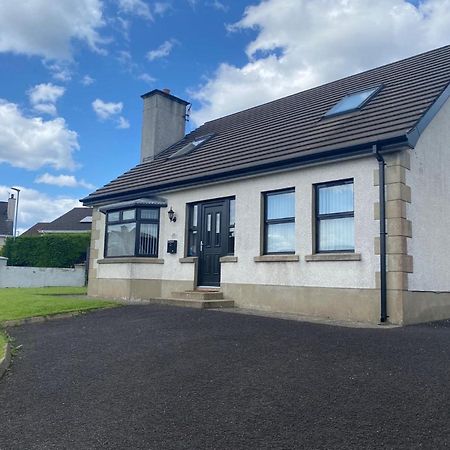 Holiday Home In Ballycastle - Fainne Na Cairde ภายนอก รูปภาพ