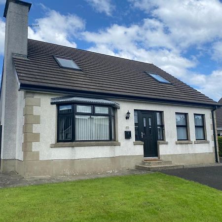Holiday Home In Ballycastle - Fainne Na Cairde ภายนอก รูปภาพ