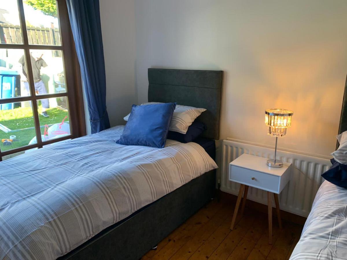 Holiday Home In Ballycastle - Fainne Na Cairde ภายนอก รูปภาพ