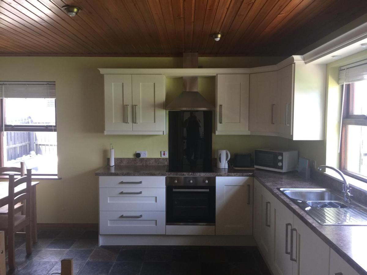 Holiday Home In Ballycastle - Fainne Na Cairde ภายนอก รูปภาพ