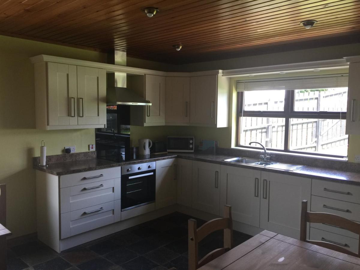 Holiday Home In Ballycastle - Fainne Na Cairde ภายนอก รูปภาพ