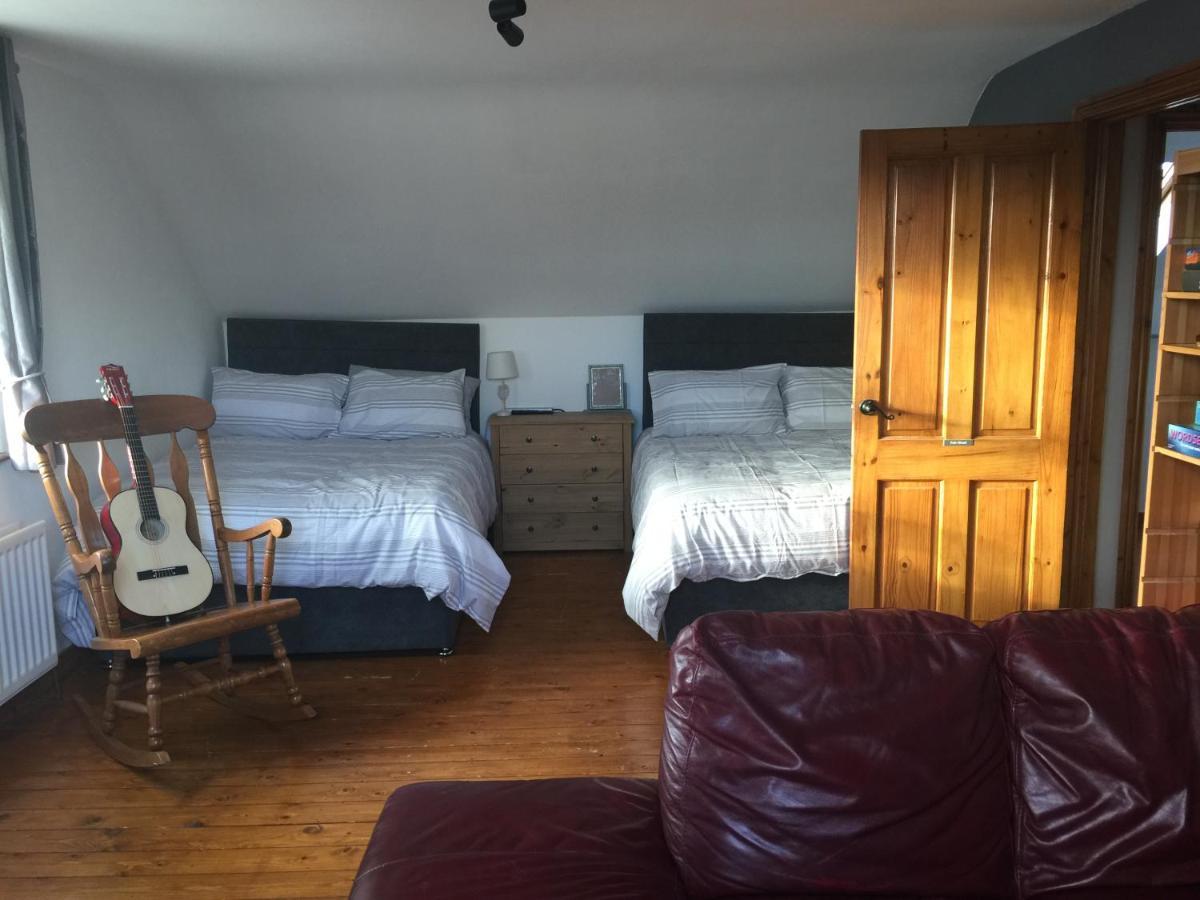 Holiday Home In Ballycastle - Fainne Na Cairde ภายนอก รูปภาพ