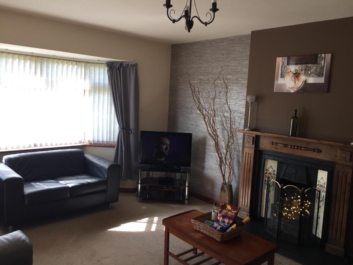 Holiday Home In Ballycastle - Fainne Na Cairde ภายนอก รูปภาพ
