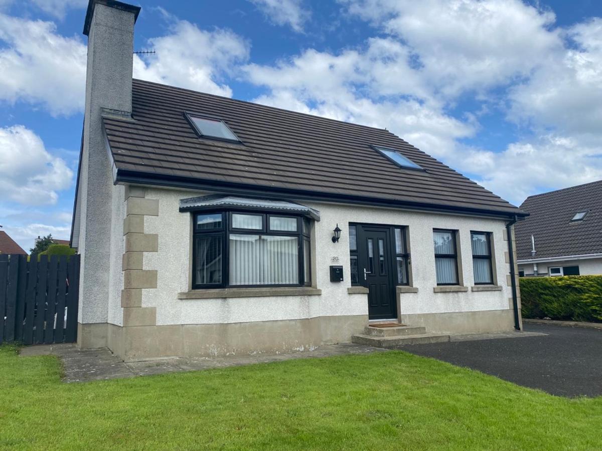 Holiday Home In Ballycastle - Fainne Na Cairde ภายนอก รูปภาพ